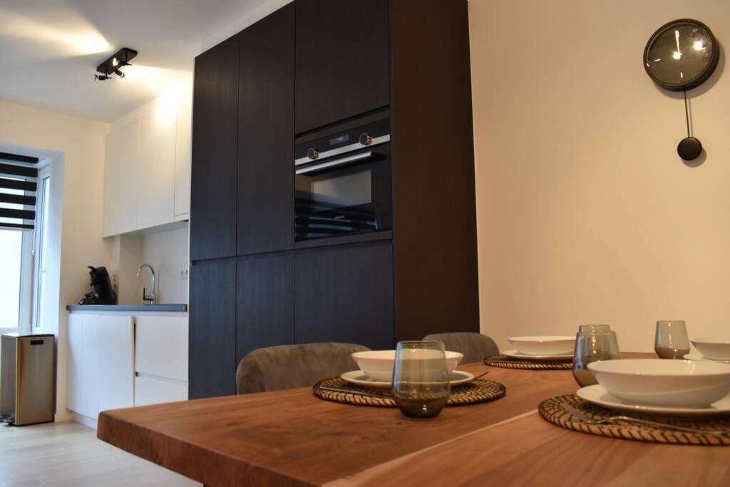 Vernieuwd Appartement Op 200M Van De Zee Oostende Exterior foto